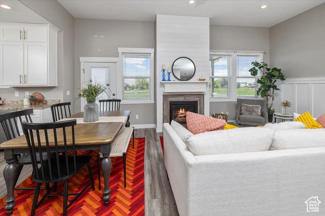 45 N VILLAGE PARK DR, Layton, UT 84041