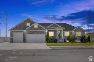 45 N VILLAGE PARK DR, Layton, UT 84041