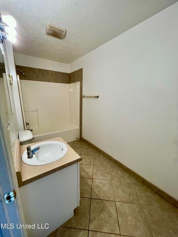 52 Alpine Drive, Starkville, MS 39759