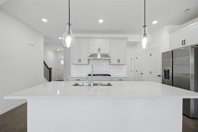 5574 E Spaniel Drive, Ann Arbor, MI 48108