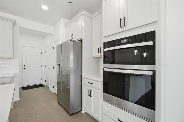5574 E Spaniel Drive, Ann Arbor, MI 48108