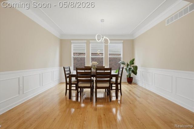 1114 Wales Drive, Lake Orion, MI 48359