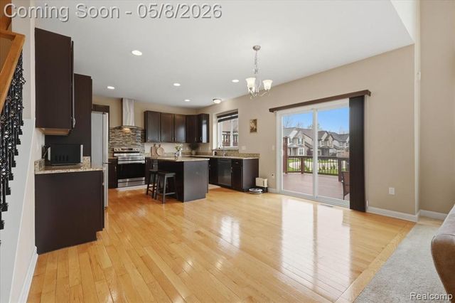 1114 Wales Drive, Lake Orion, MI 48359