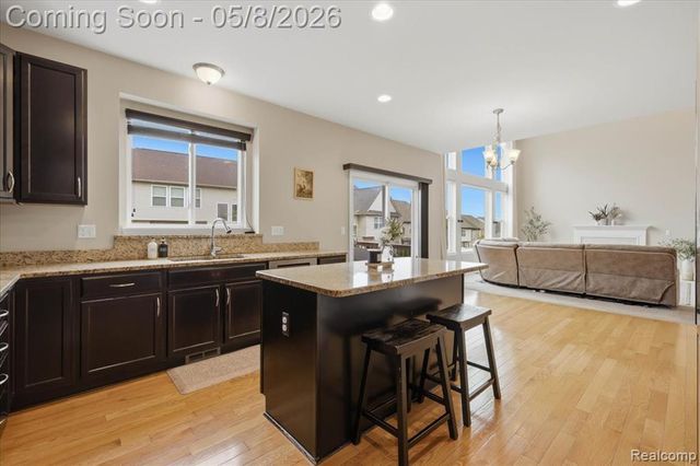 1114 Wales Drive, Lake Orion, MI 48359