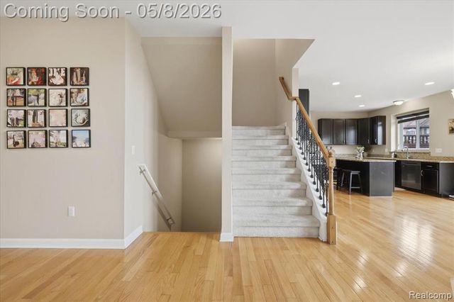 1114 Wales Drive, Lake Orion, MI 48359