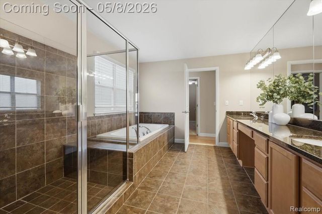 1114 Wales Drive, Lake Orion, MI 48359