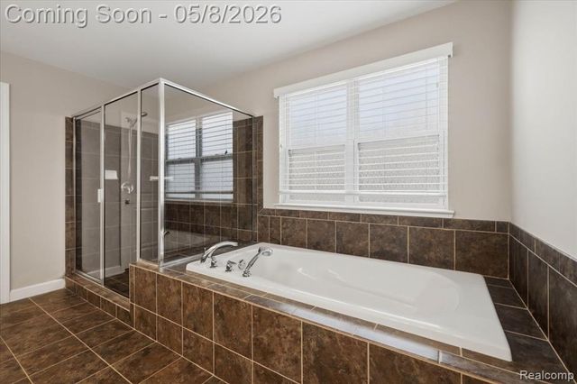 1114 Wales Drive, Lake Orion, MI 48359