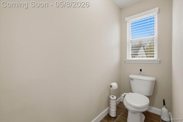 1114 Wales Drive, Lake Orion, MI 48359