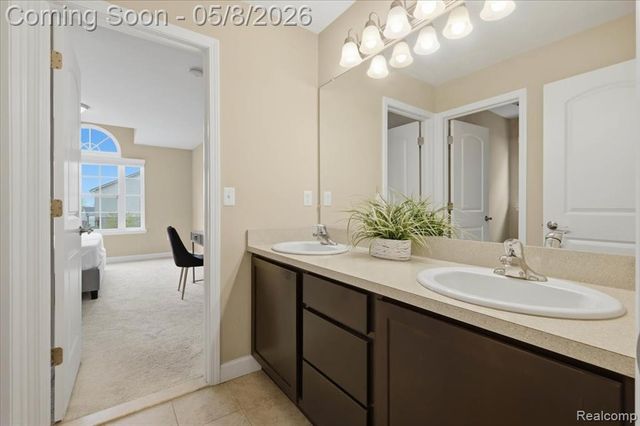 1114 Wales Drive, Lake Orion, MI 48359