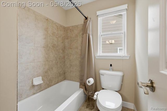 1114 Wales Drive, Lake Orion, MI 48359