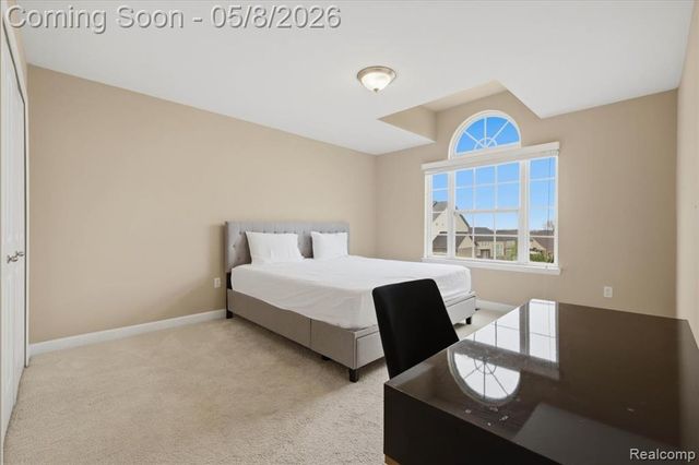 1114 Wales Drive, Lake Orion, MI 48359