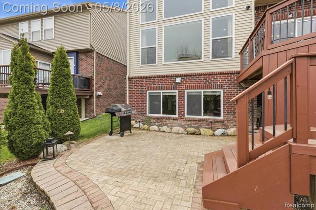 1114 Wales Drive, Lake Orion, MI 48359