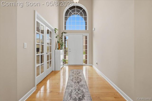 1114 Wales Drive, Lake Orion, MI 48359