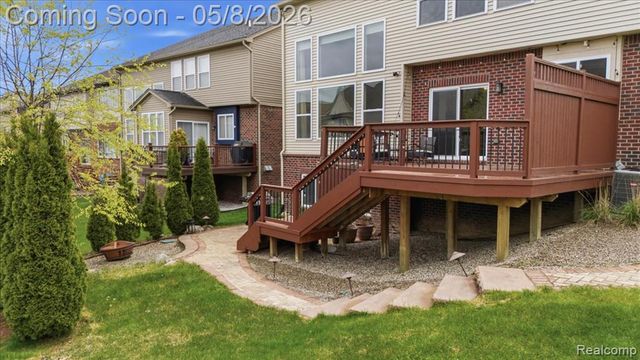 1114 Wales Drive, Lake Orion, MI 48359