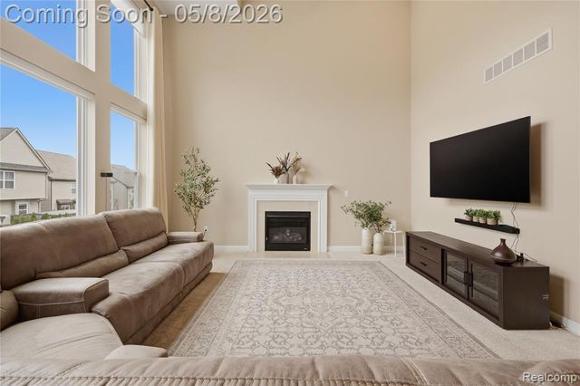 1114 Wales Drive, Lake Orion, MI 48359