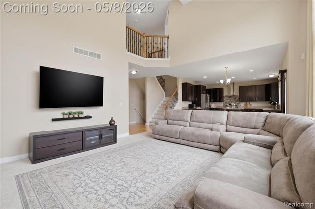 1114 Wales Drive, Lake Orion, MI 48359