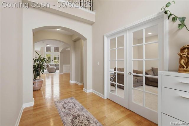 1114 Wales Drive, Lake Orion, MI 48359