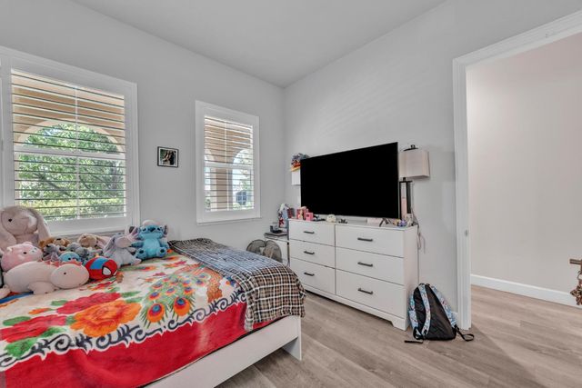 1083 Yucca Dr, El Dorado Hills, CA 95762