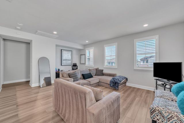 1083 Yucca Dr, El Dorado Hills, CA 95762