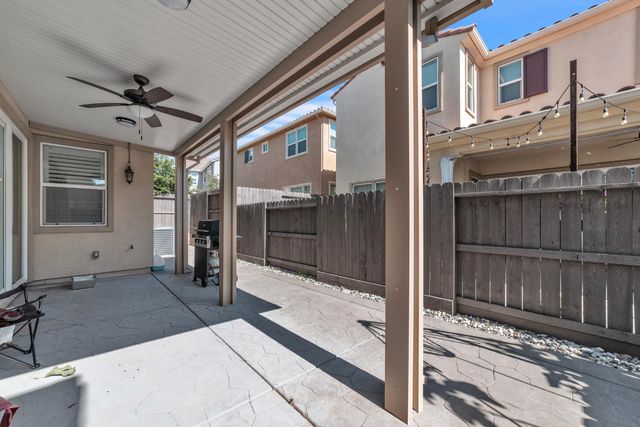 1083 Yucca Dr, El Dorado Hills, CA 95762