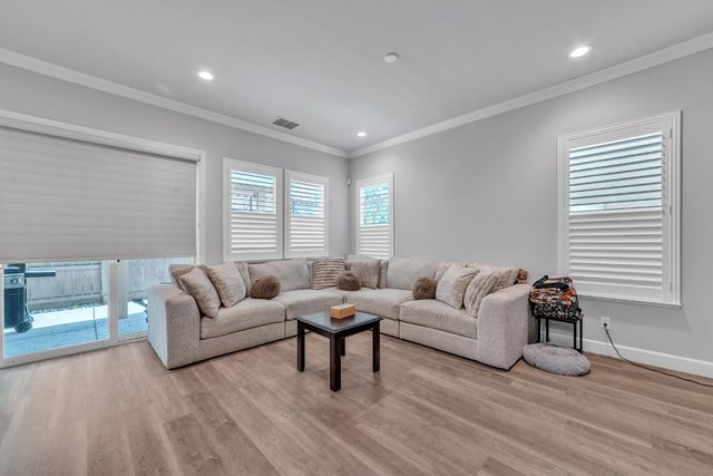 1083 Yucca Dr, El Dorado Hills, CA 95762