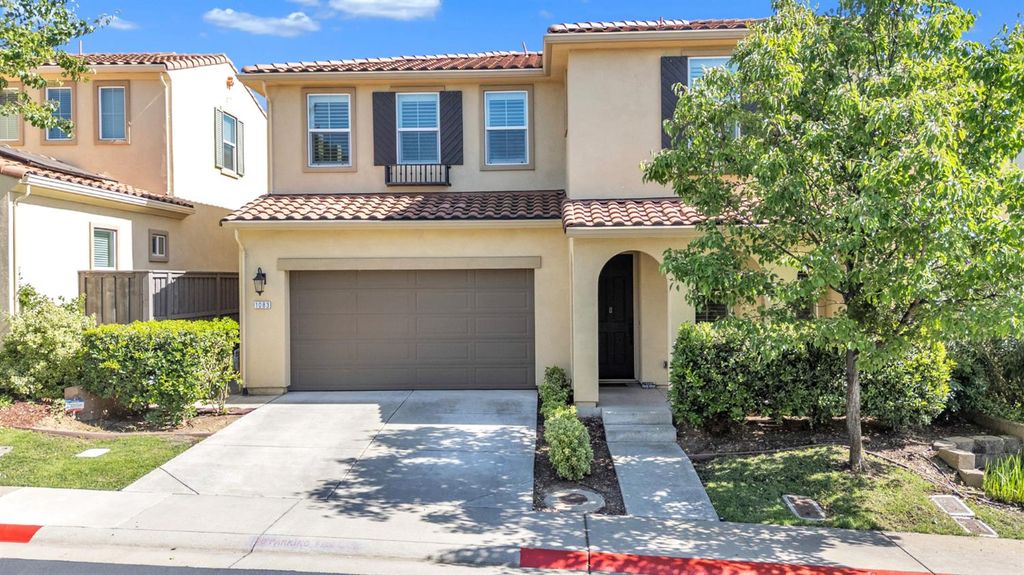 1083 Yucca Dr, El Dorado Hills, CA 95762