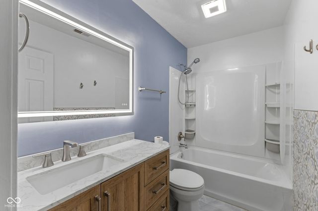 11115 Hunters Boulevard, Indianapolis, IN 46235