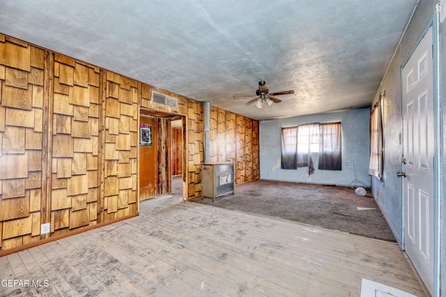 521 CENTER Way, El Paso, TX 79915