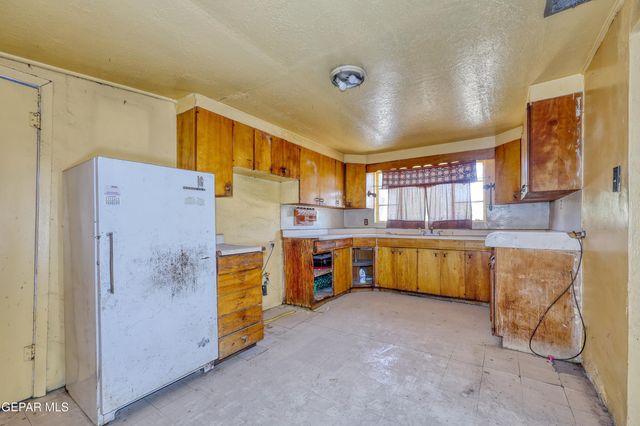 521 CENTER Way, El Paso, TX 79915