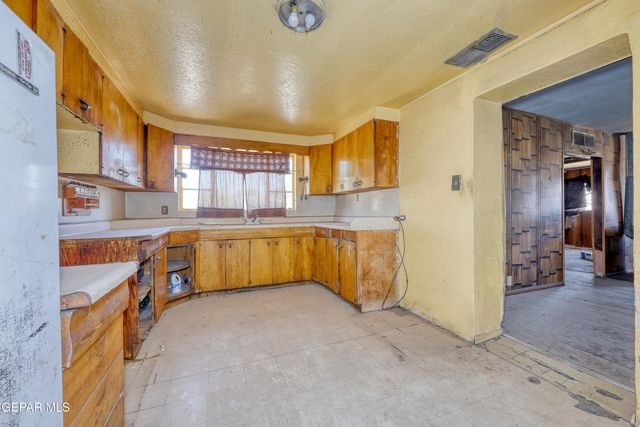 521 CENTER Way, El Paso, TX 79915