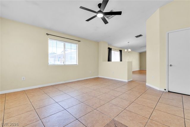 6673 Diamond Care Drive, Las Vegas, NV 89122