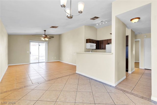 6673 Diamond Care Drive, Las Vegas, NV 89122