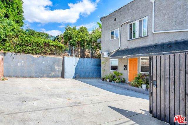 300 Patton Street, Los Angeles, CA 90026