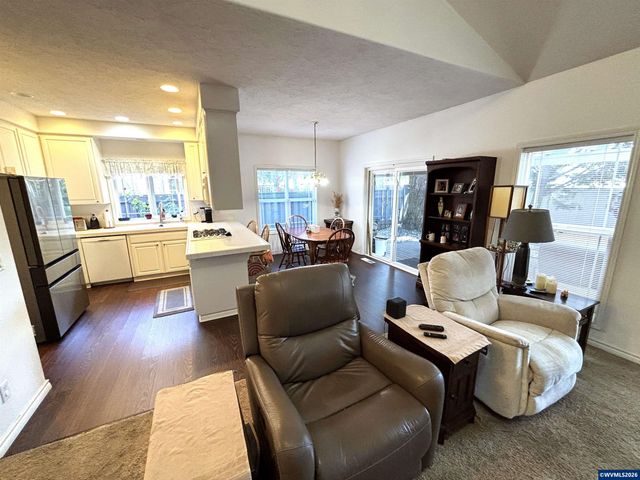 542 Lakefair Pl N, Keizer, OR 97303