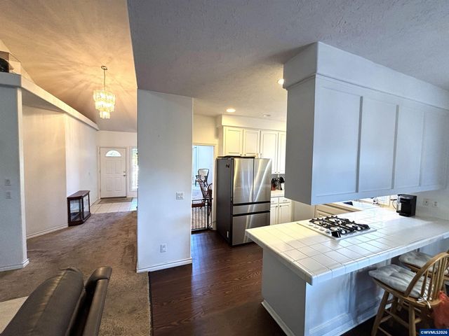 542 Lakefair Pl N, Keizer, OR 97303