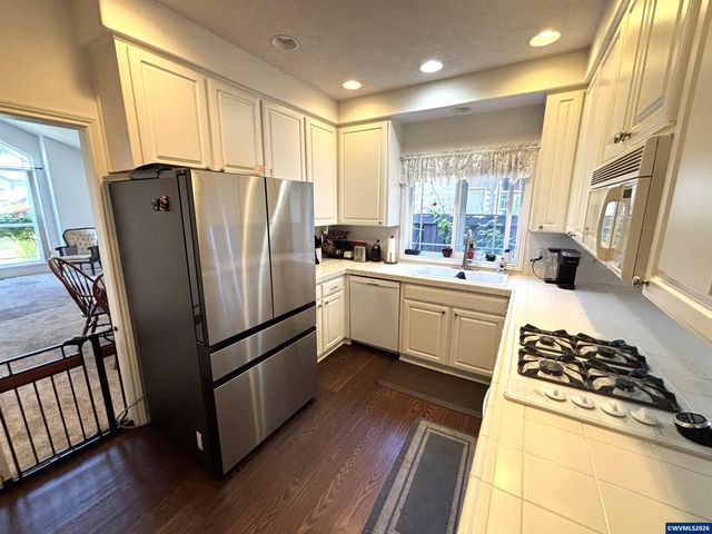 542 Lakefair Pl N, Keizer, OR 97303
