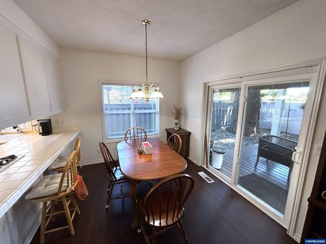 542 Lakefair Pl N, Keizer, OR 97303