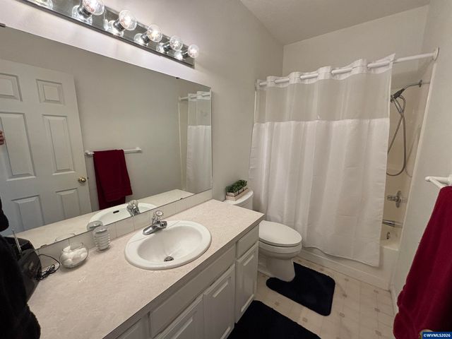 542 Lakefair Pl N, Keizer, OR 97303