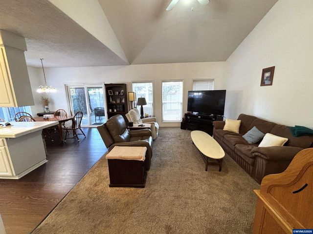 542 Lakefair Pl N, Keizer, OR 97303