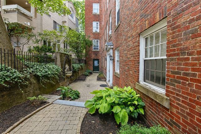 16 Chauncy St B, Cambridge, MA 02138