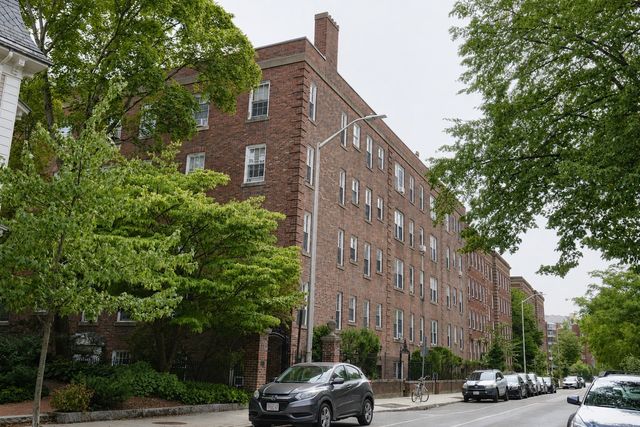 16 Chauncy St B, Cambridge, MA 02138
