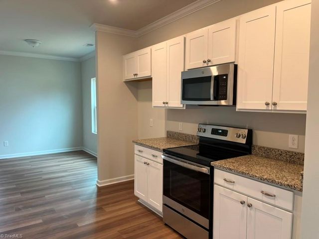629 Cam Circle, High Point, NC 27265