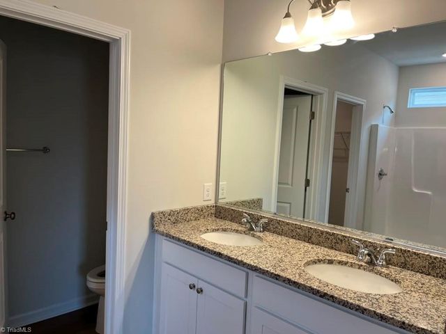 629 Cam Circle, High Point, NC 27265