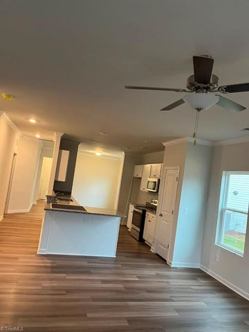 629 Cam Circle, High Point, NC 27265