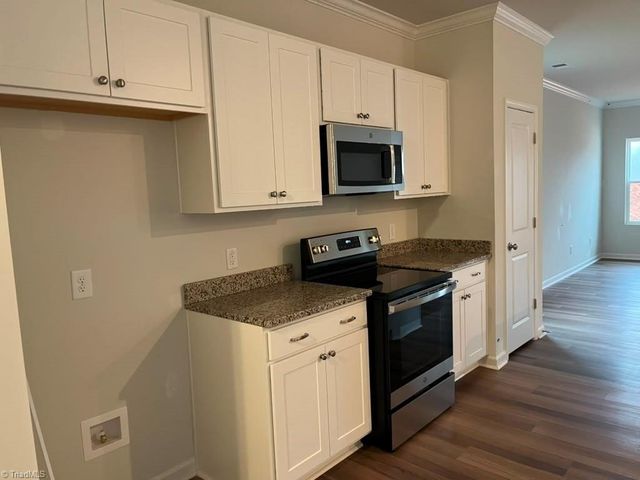 629 Cam Circle, High Point, NC 27265