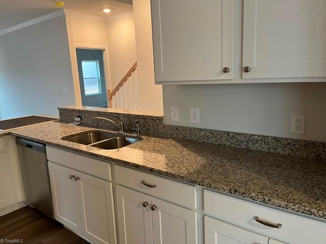 629 Cam Circle, High Point, NC 27265