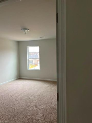 629 Cam Circle, High Point, NC 27265