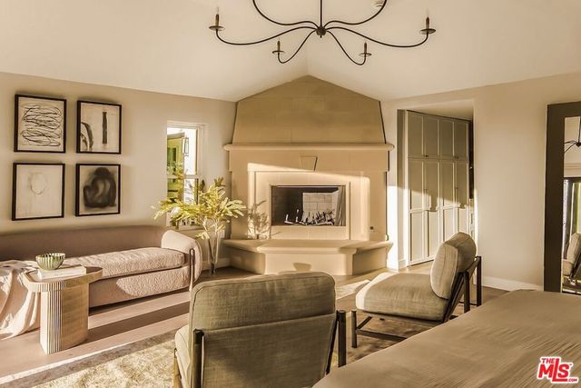 2179 Linda Flora Drive, Los Angeles, CA 90077