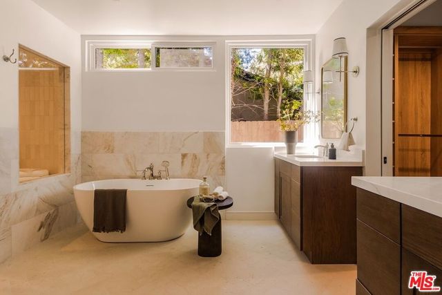 2179 Linda Flora Drive, Los Angeles, CA 90077