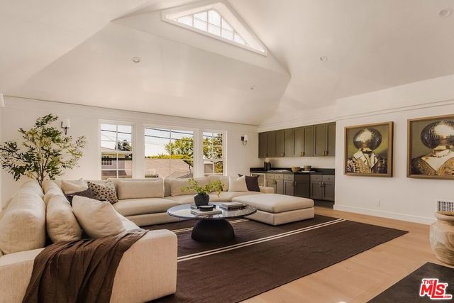 2179 Linda Flora Drive, Los Angeles, CA 90077